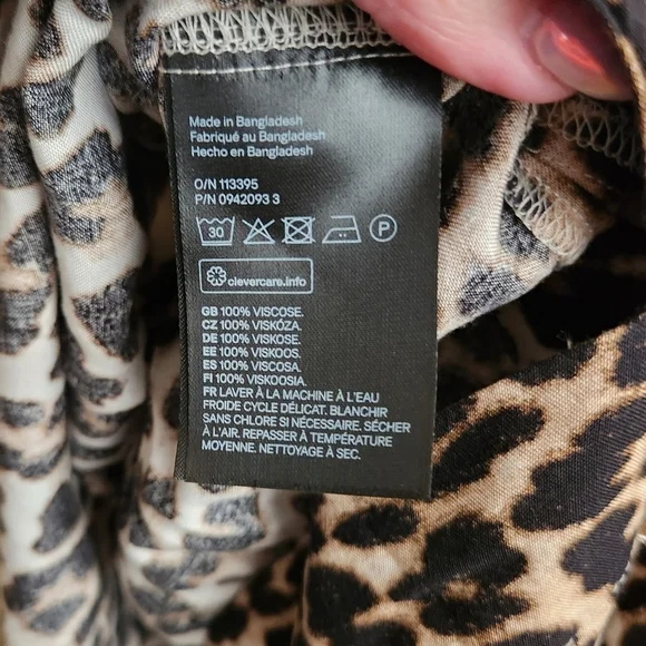 H&M- Leopard Dress - Picture 8 of 8
